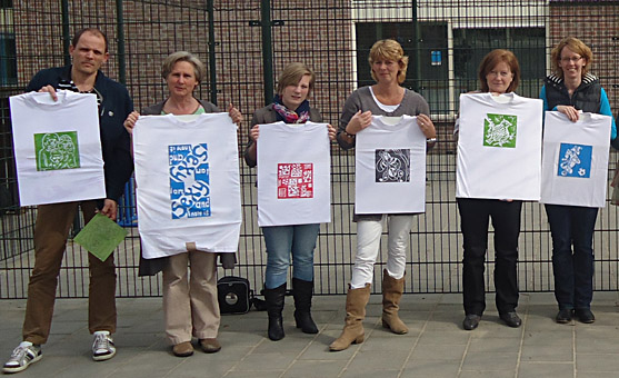 Workshop linosnede op textiel, afdrukken op t-shirt, tas of kussensloop